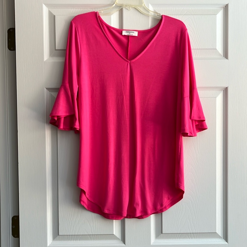 Zenana ladies top hot pink Size L flowy with 3/4 sleeves new without tags